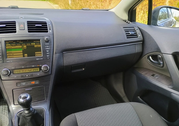 Toyota Avensis cena 23500 przebieg: 224000, rok produkcji 2010 z Toruń małe 232